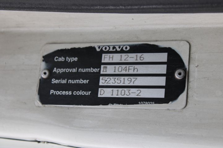 759014-54 Volvo FH12 460 Euro 3 -03 (374394km)