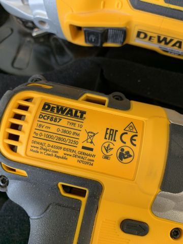 747352-4 Electric hand machines DeWalt DCG405 / DCF887