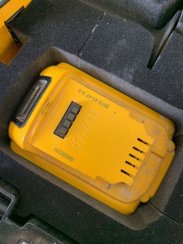 747352-5 Electric hand machines DeWalt DCG405 / DCF887