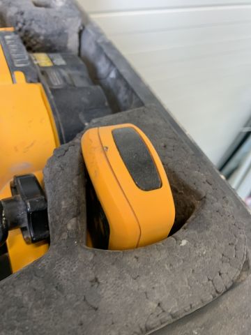 747368-8 DeWalt Rotary Laser DW077 incl. stand