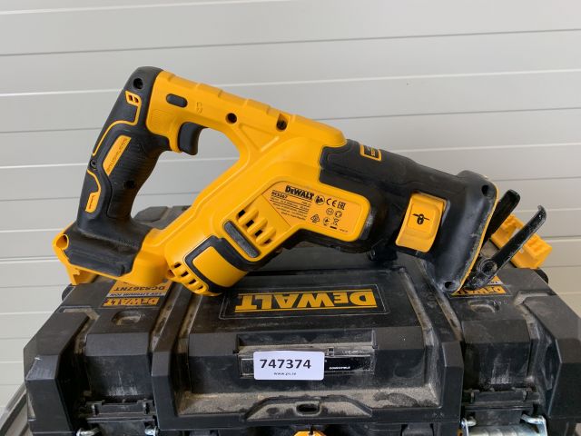 747374-5 Electric jigsaw DeWalt DCS367