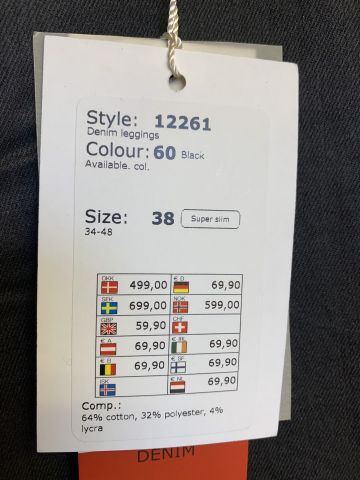 711680-16 Women's clothing store over 1000 garments Greenhouse and Capri