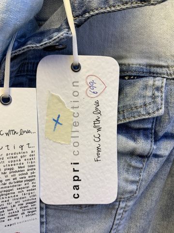 711680-29 Women's clothing store over 1000 garments Greenhouse and Capri