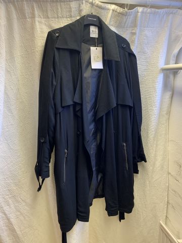 711680-44 Women's clothing store over 1000 garments Greenhouse and Capri