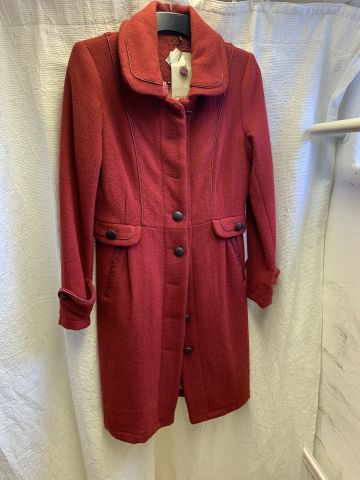 711680-48 Women's clothing store over 1000 garments Greenhouse and Capri