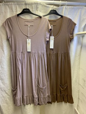 711680-57 Women's clothing store over 1000 garments Greenhouse and Capri