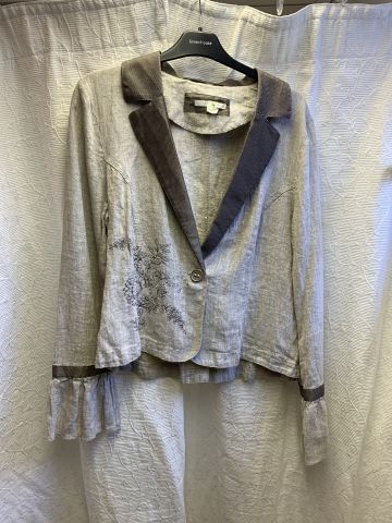 711680-68 Women's clothing store over 1000 garments Greenhouse and Capri