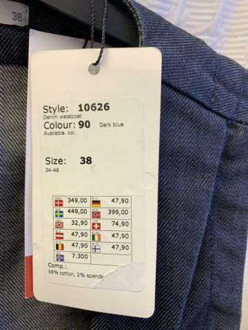 711680-75 Women's clothing store over 1000 garments Greenhouse and Capri