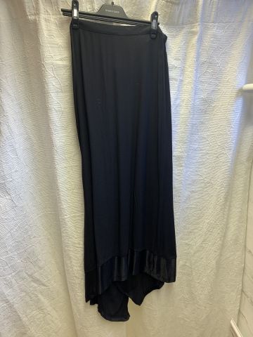 711680-78 Women's clothing store over 1000 garments Greenhouse and Capri