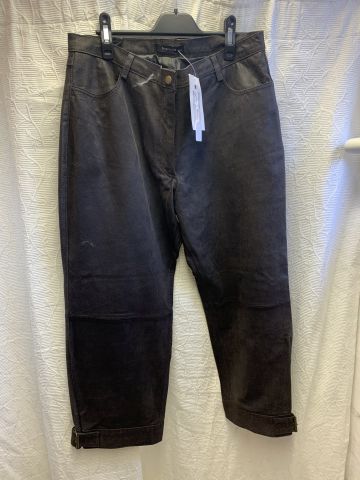 711680-83 Women's clothing store over 1000 garments Greenhouse and Capri