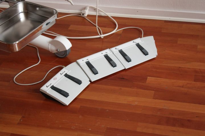 718790-8 Elektrisk gynstol med lampa m.m. Sonesta