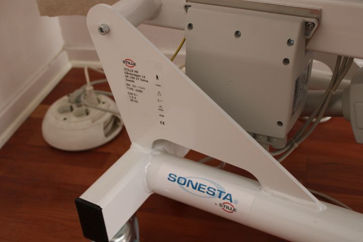 718790-9 Elektrisk gynstol med lampa m.m. Sonesta