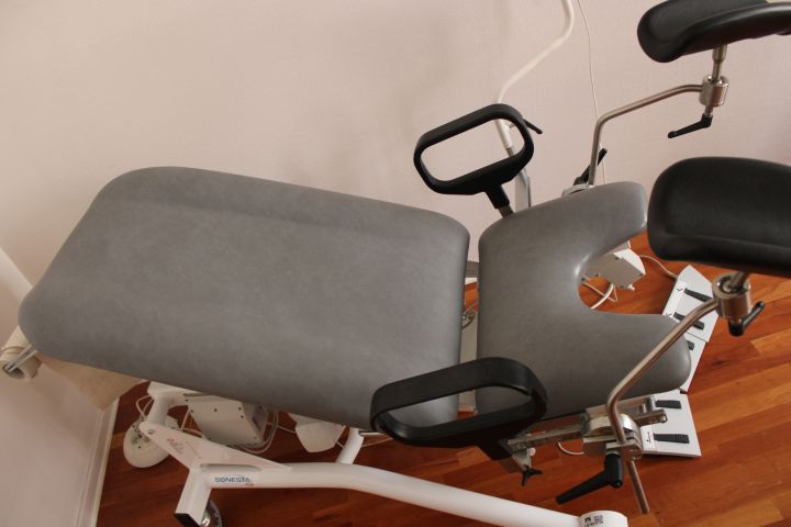 718790-5 Elektrisk gynstol med lampa m.m. Sonesta