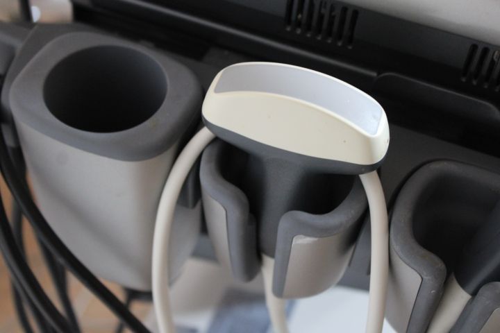 718798-11 Ultrasonic machine, Alpinion Ecube i7