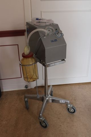 718803-2 Electric suction pump, older model