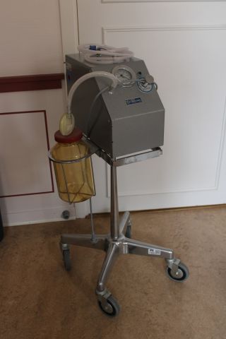 718803-3 Electric suction pump, older model