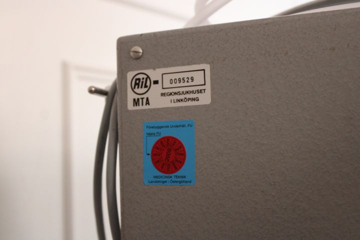 718803-7 Electric suction pump, older model