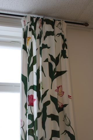 718858-3 2 curtain lengths, Maria Åström, "Still life"