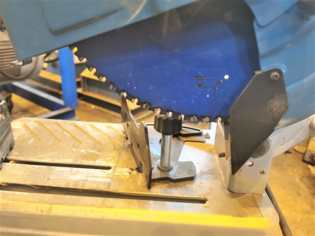 683758-3 Metal cutting saw Makita LW 1400 - 2014