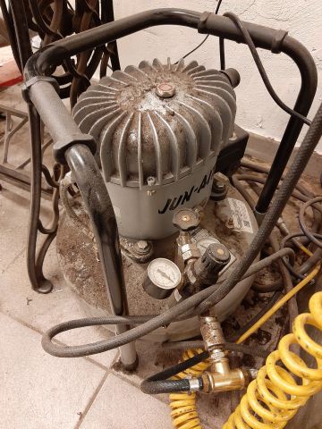 746746-13 Polishing machine with press function - Hardo, incl. Compressor & accessories