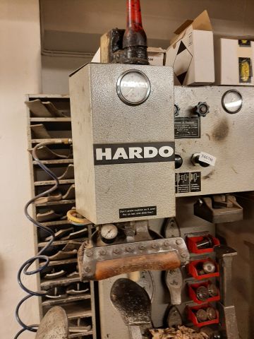 746746-5 Polishing machine with press function - Hardo, incl. Compressor & accessories
