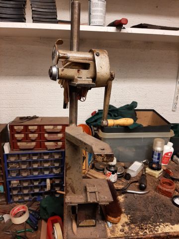 746746-19 Polishing machine with press function - Hardo, incl. Compressor & accessories