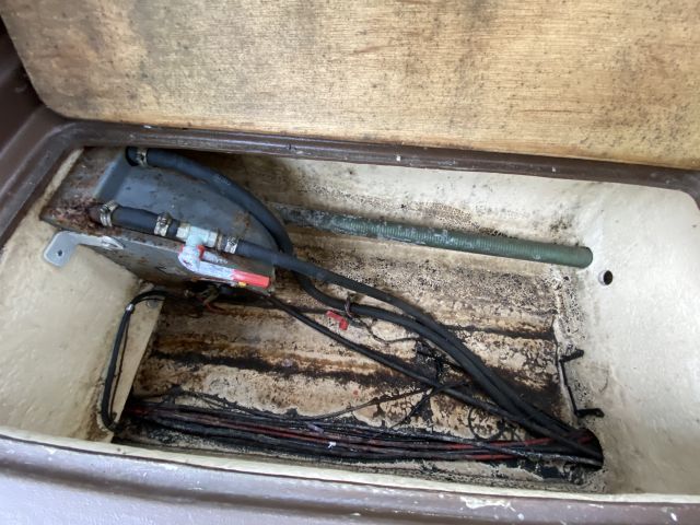 704344-76 Cabin boat - Uttern 720 - Repair object