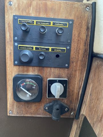 704344-82 Cabin boat - Uttern 720 - Repair object