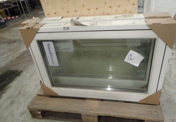 689255-1 2 windows (different sizes)
