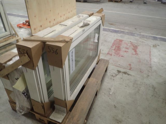 689255-3 2 windows (different sizes)