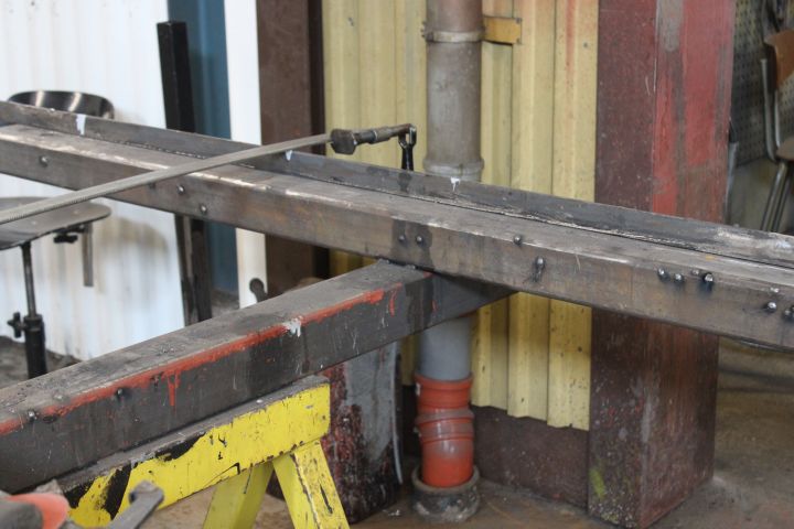 718986-7 Welding stand on trestles