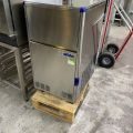 790879-1 Ice machine Simag, produces 63 kg / day. Ice capacity in the bin 20 kg