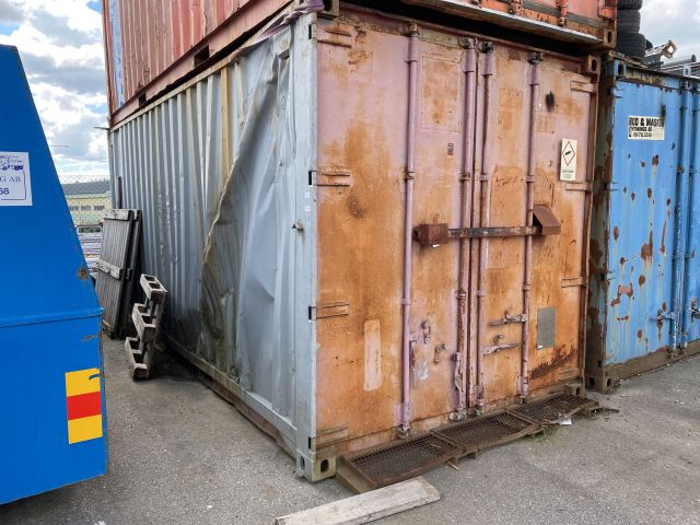 745636-1 Container 20 feet - 2.59x2.44x605 m -Damaged