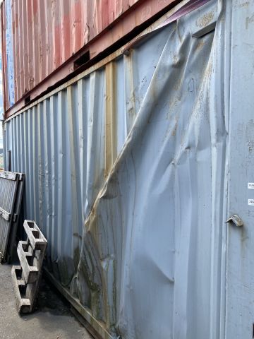 745636-4 Container 20 feet - 2.59x2.44x605 m -Damaged