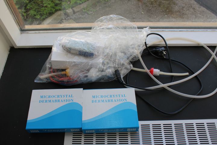 746792-12 Facial Peeling Machine - Diamond Micro Dermabrasion, incl. accessories