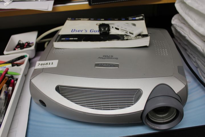 746811-1 Projector - InFocus - ScreenPlay 5700