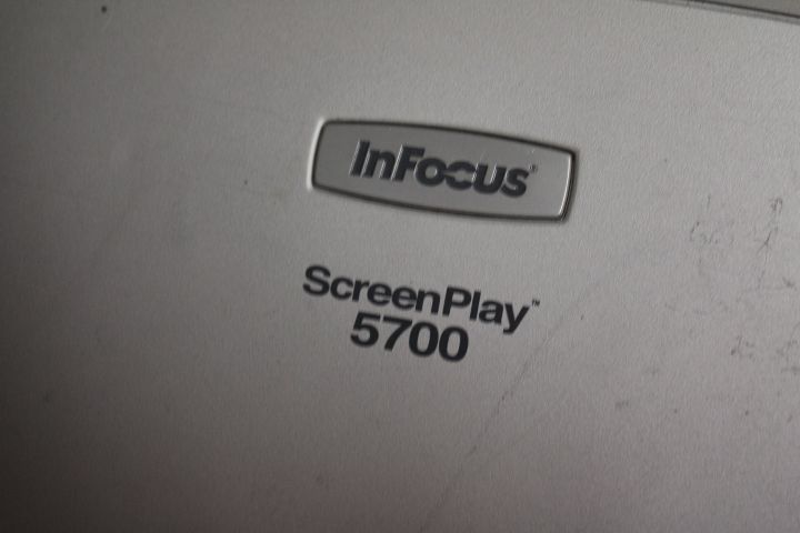 746811-4 Projector - InFocus - ScreenPlay 5700