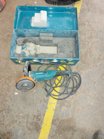 624357-6 Angle slip / concrete slip, Makita PC5000C