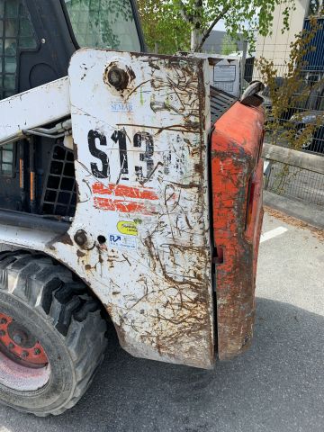 747460-12 BobCat S130 -04 incl. Pit bucket, pallet forks, planer bucket
