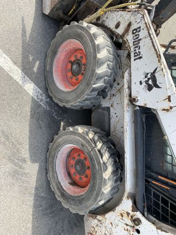 747460-13 BobCat S130 -04 incl. Pit bucket, pallet forks, planer bucket