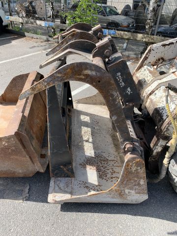 747460-22 BobCat S130 -04 incl. Pit bucket, pallet forks, planer bucket