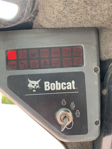 747460-27 BobCat S130 -04 incl. Pit bucket, pallet forks, planer bucket