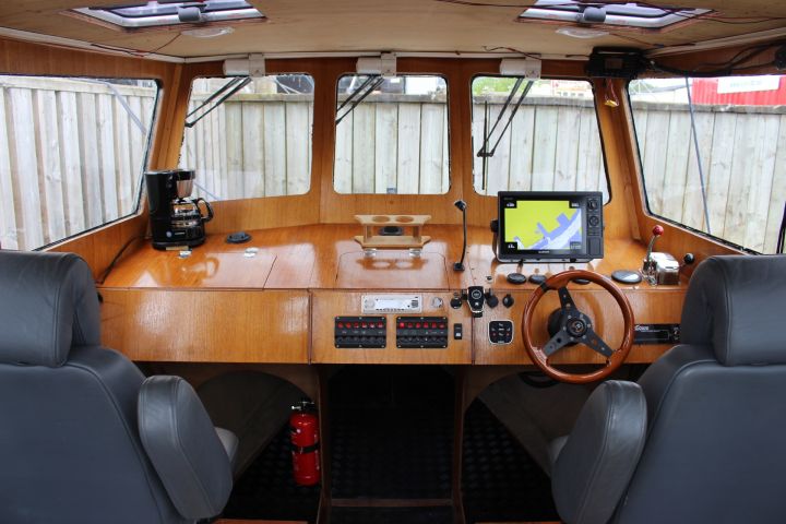 763767-13 Baltic 800 work boat with Vattenjet, Mercruiser 7.3L diesel V8, Garmin 12 "plotter