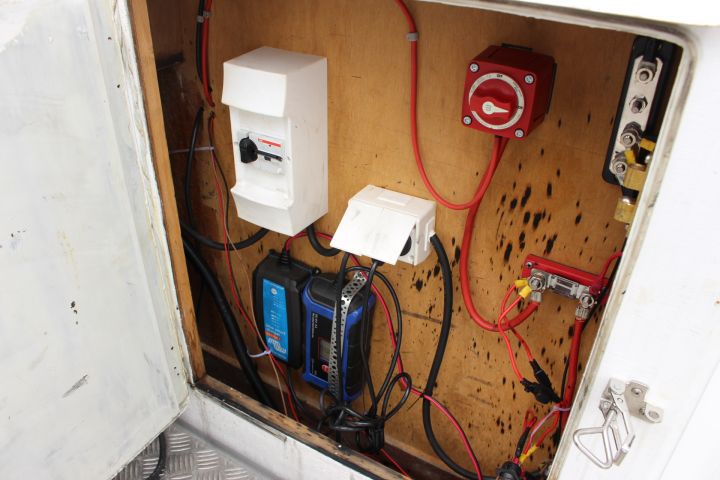 763767-22 Baltic 800 work boat with Vattenjet, Mercruiser 7.3L diesel V8, Garmin 12 "plotter