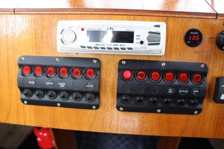 763767-15 Baltic 800 work boat with Vattenjet, Mercruiser 7.3L diesel V8, Garmin 12 "plotter