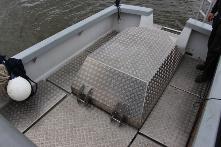 763767-6 Baltic 800 work boat with Vattenjet, Mercruiser 7.3L diesel V8, Garmin 12 "plotter