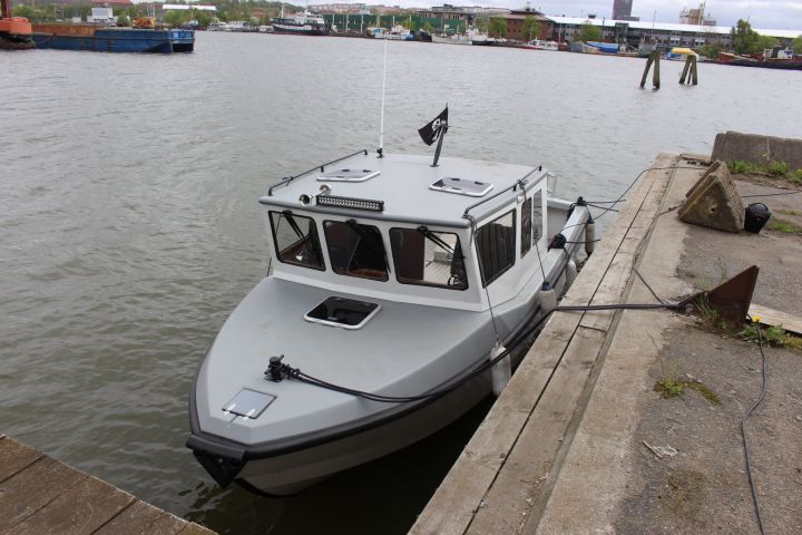 763767-3 Baltic 800 work boat with Vattenjet, Mercruiser 7.3L diesel V8, Garmin 12 "plotter