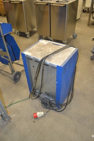 735855-5 Truck charger CMP 2100