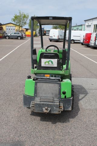 792836-4 Skid steer loader Avant 420 -12 with accessories