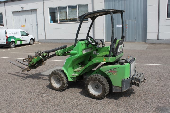 792836-5 Skid steer loader Avant 420 -12 with accessories